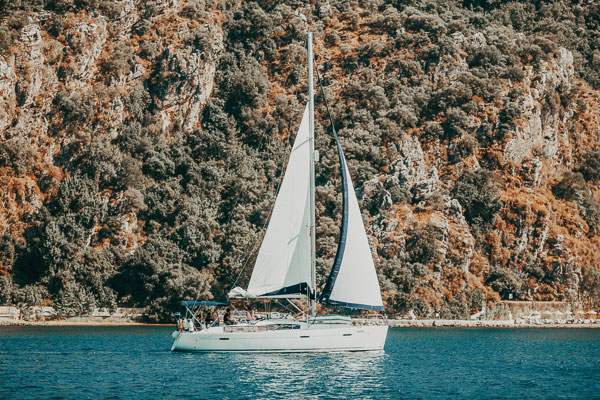 Friends-Yachting-in-Sporades-islands